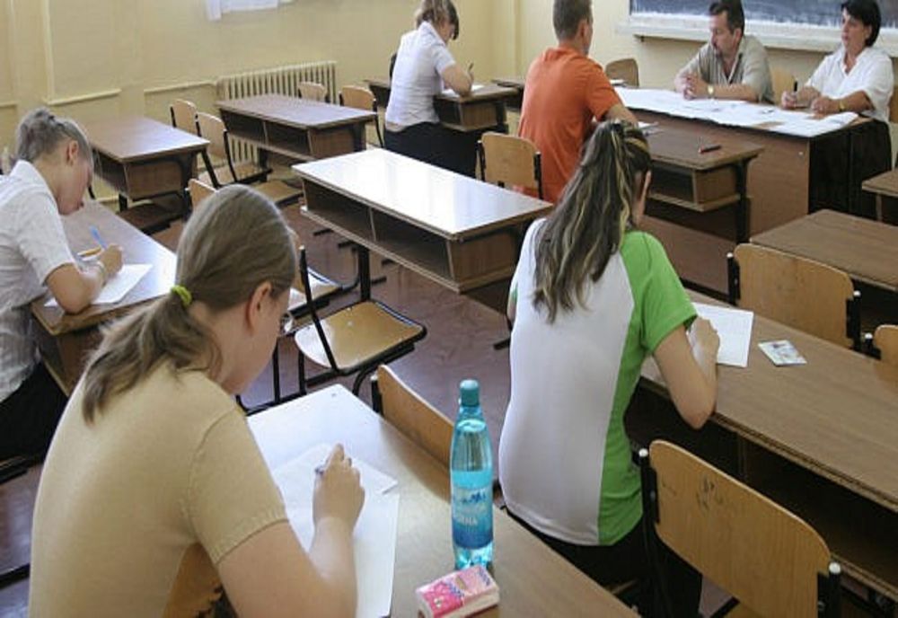 Sute de absenți la Matematică, în cadrul Evaluării Naționale  