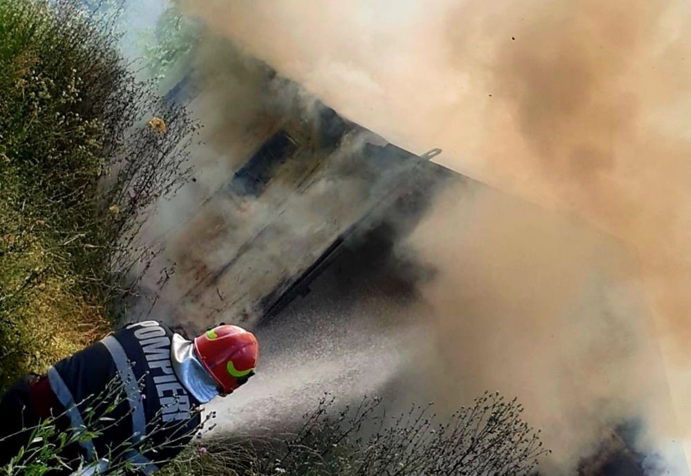 Incendiu lângă bazinul Trivale