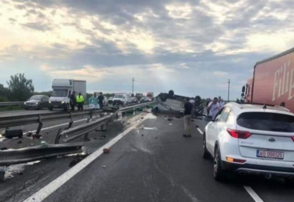 Traficul rutier a fost blocat joi seara pe Autostrada A1