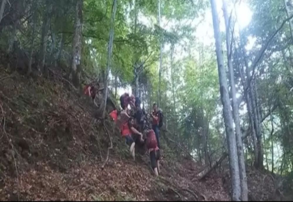 Turiști vâlceni pierduți pe munte. Ce vor face salvatorii pentru turiștii din România care tot mai des pleacă neechipați pe munte 