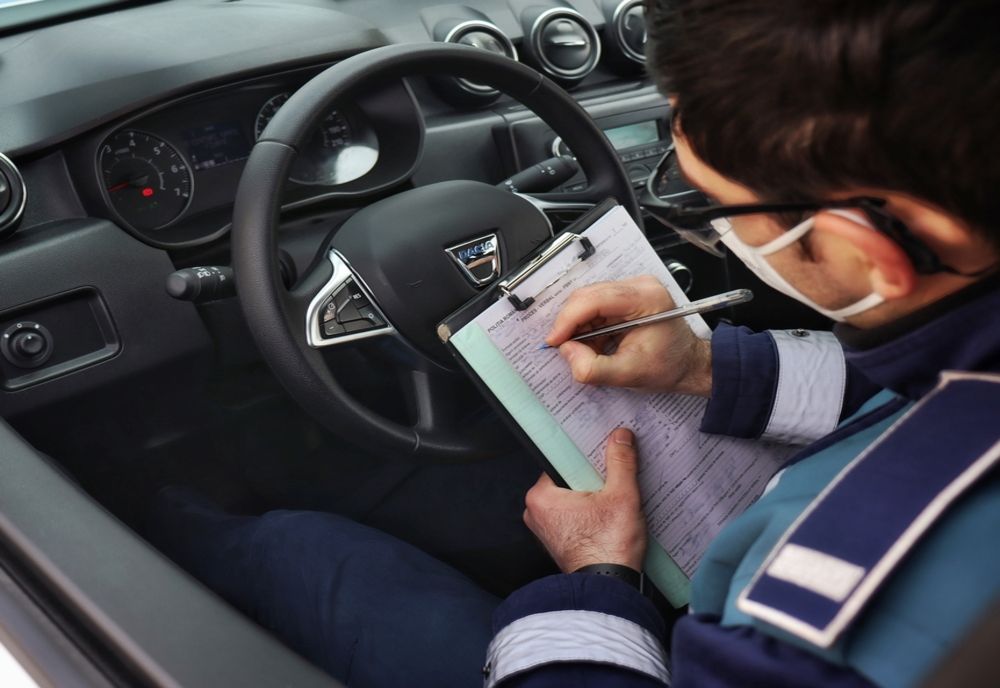 Reţinut în urma unui scandal în trafic