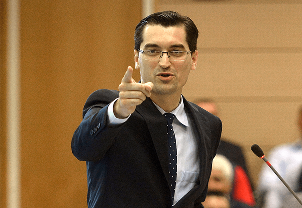 Culisele statului paralel | Federația Română de Fotbal, sub control politic. Milioane de euro de la FRF, împărțite în secret