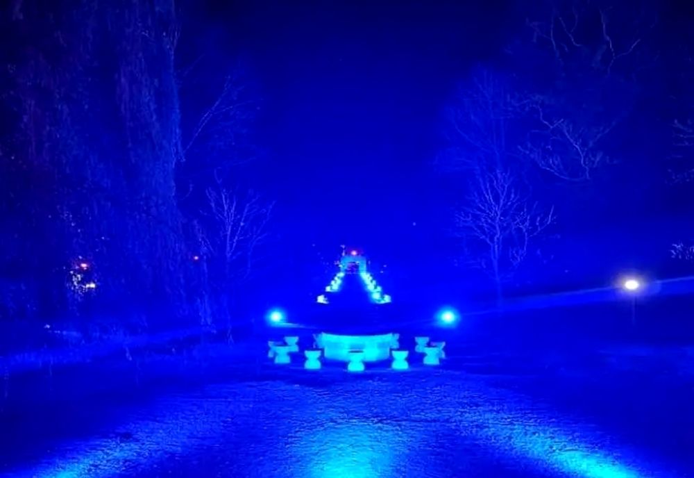 Lucrările Ansamblului Sculptural „Calea Eroilor” au fost luminate în albastru