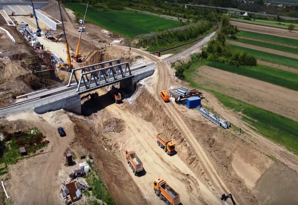 Drumul Expres Craiova-Piteşti: Imagini de pe următorul tronson care va fi dat în folosinţă