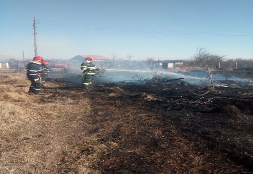Incendiu de vegetație. Unde se întâmplă