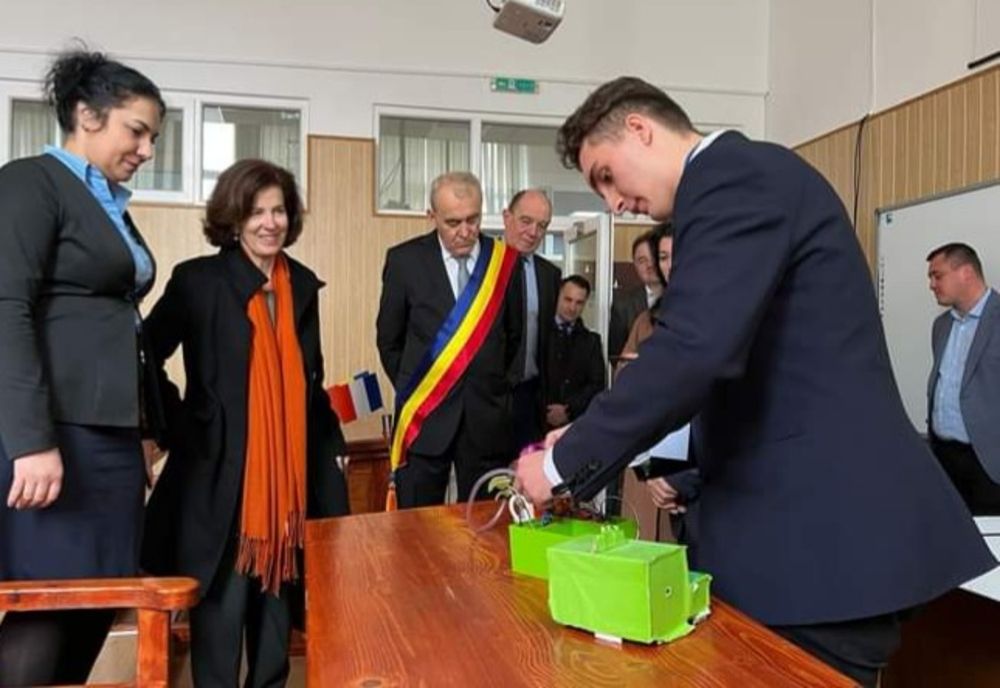 Ambasadorul Republicii Franceze în România, în vizită la Liceul Tehnologic Construcții de Mașini din Mioveni