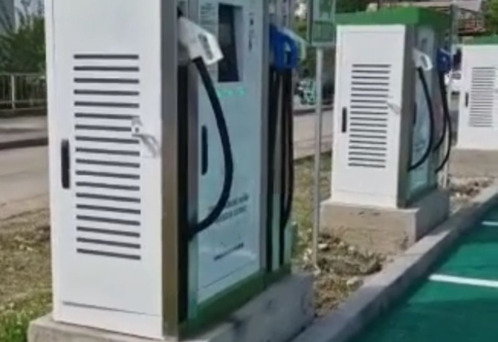 Piteștenii vor putea folosi în curând 10 stații de reîncărcare pentru vehicule electrice