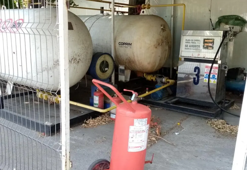 Bombe cu ceas: stațiile GPL, amplasate lângă casele oamenilor - Catastrofa de la Crevedia s-ar putea repeta oricând!