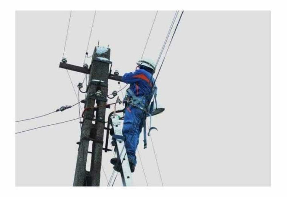 Update. După 24 de ore, la Ștefănești a venit curentul