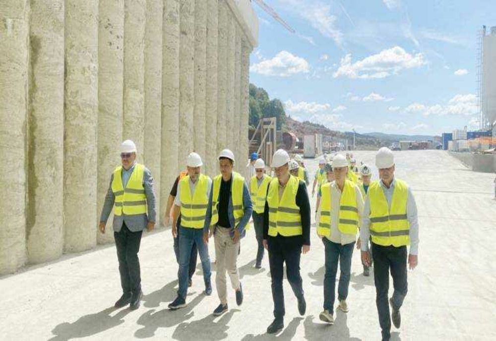 MINISTRUL GRINDEANU PROMITE SPRIJIN PENTRU PROIECTUL PRIMARULUI DIN CURTEA DE ARGEȘ