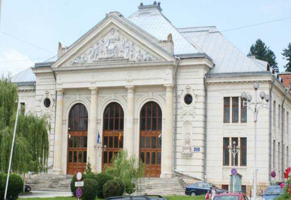 VACANȚĂ JUDECATOREASCĂ MAI DEVREME LA JUDECĂTORIA CÂMPULUNG