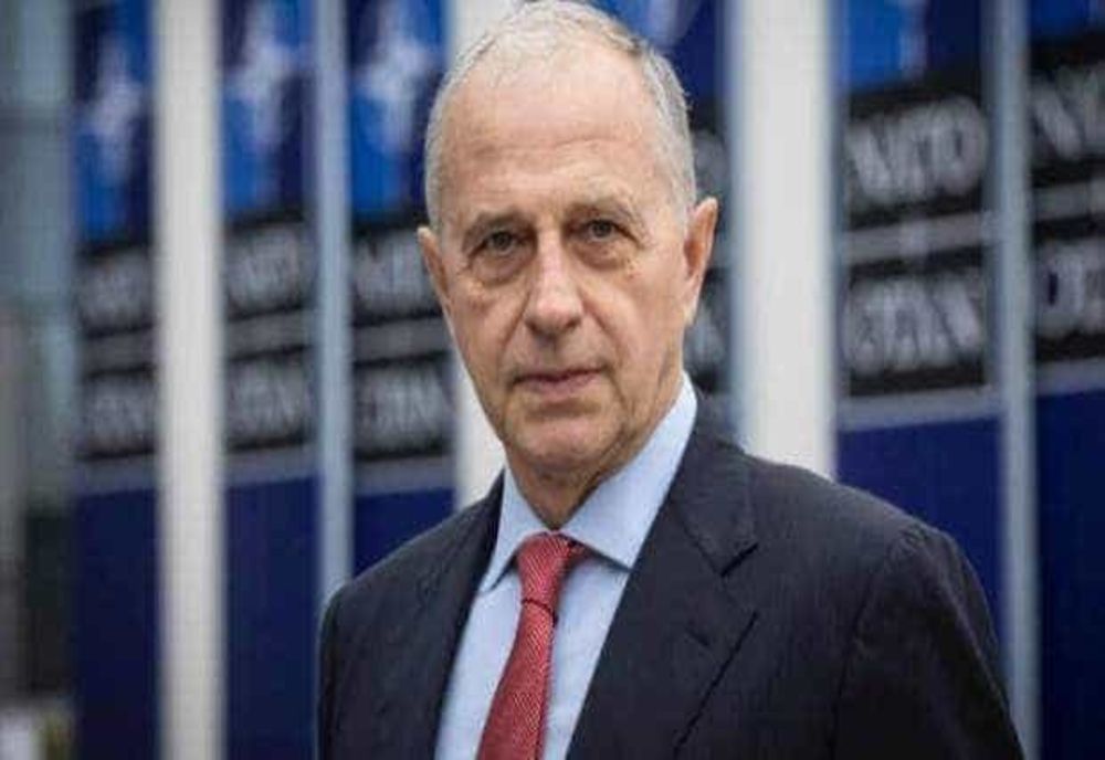 SECRETARUL GENERAL ADJUNCT AL NATO, MIRCEA GEOANĂ, ȘI PREȘEDINTELE PNL, NICOLAE CIUCĂ, ANUNȚĂ CĂ VOR CANDIDA LA ALEGERILE PREZIDENȚIALE