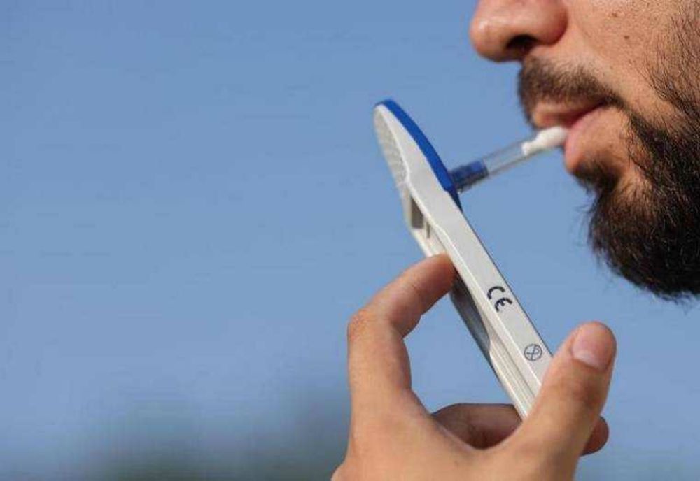 ȘOFERII CARE REFUZĂ ANALIZELE PENTRU CONSUM DE SUBSTANȚE INTERZISE AR PUTEA SĂ-ȘI PRIMEASCĂ PERMISUL DE CONDUCERE ÎNAPOI ÎNAINTE DE AVEA REZULTATELE