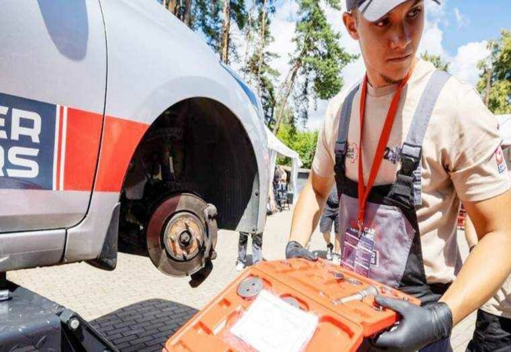 Cel mai bun tânăr mecanic din România, musceleanul Bogdan Aldea: „Pasiunea a început de când eram mic şi făceam cu tata mecanică”