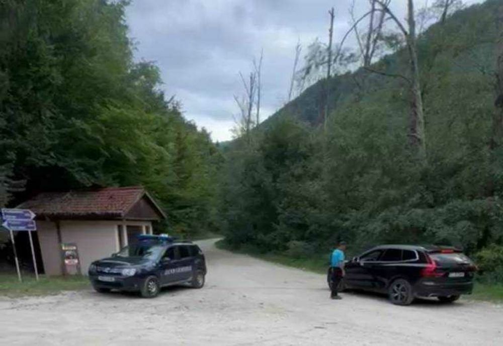 INTERVENȚIE JANDARMI PENTRU LIMITAREA EFECTELOR VIITURII ÎN ZONA NUCȘOARA-VALEA REA