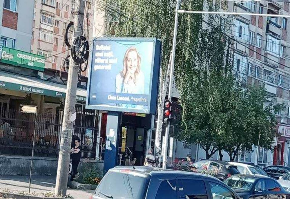 SCANDALUL CHILOMETRULUI DE PANOURI PUBLICITARE ÎN CAMPANIA ELECTORALĂ