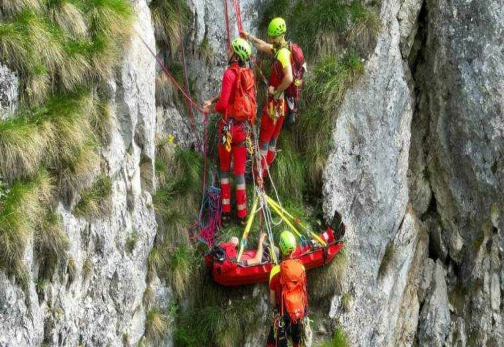 12 PERSOANE SALVATE DE SALVAMONTIȘTI ÎN ULTIMELE 24 DE ORE