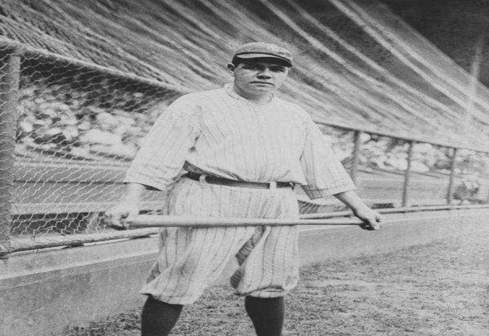 TRICOU PURTAT DE BABE RUTH, VÂNDUT LA UN RECORD DE 21,3 MILIOANE DE EURO