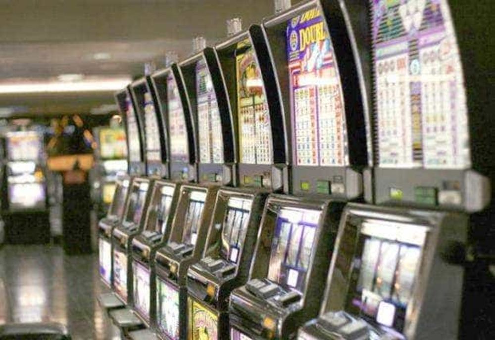 SĂLILE DE JOCURI DE NOROC S-AU REDESCHIS ÎN LOCALITĂȚILE MICI