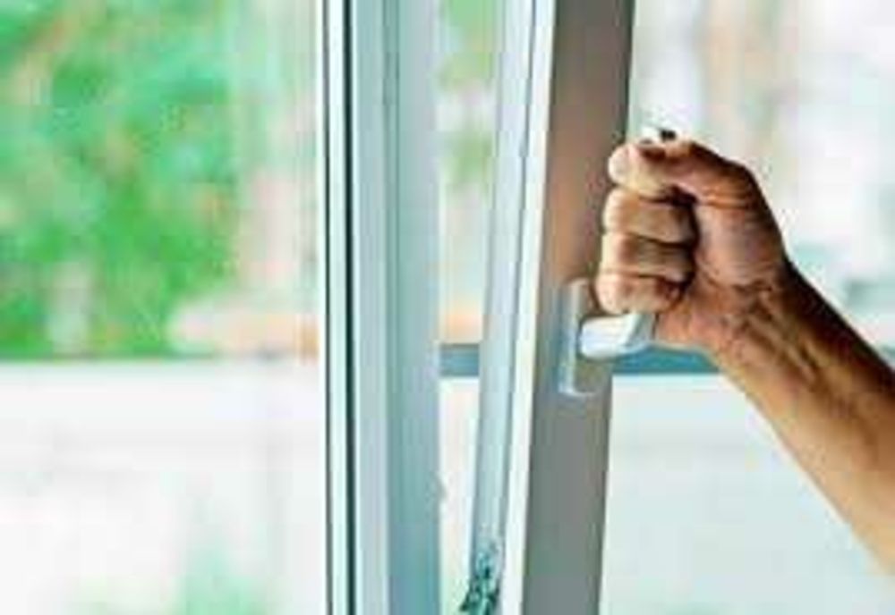 REȚINUT DE POLIȚIE PENTRU FURT ȘI TENTATIVĂ DE FURT