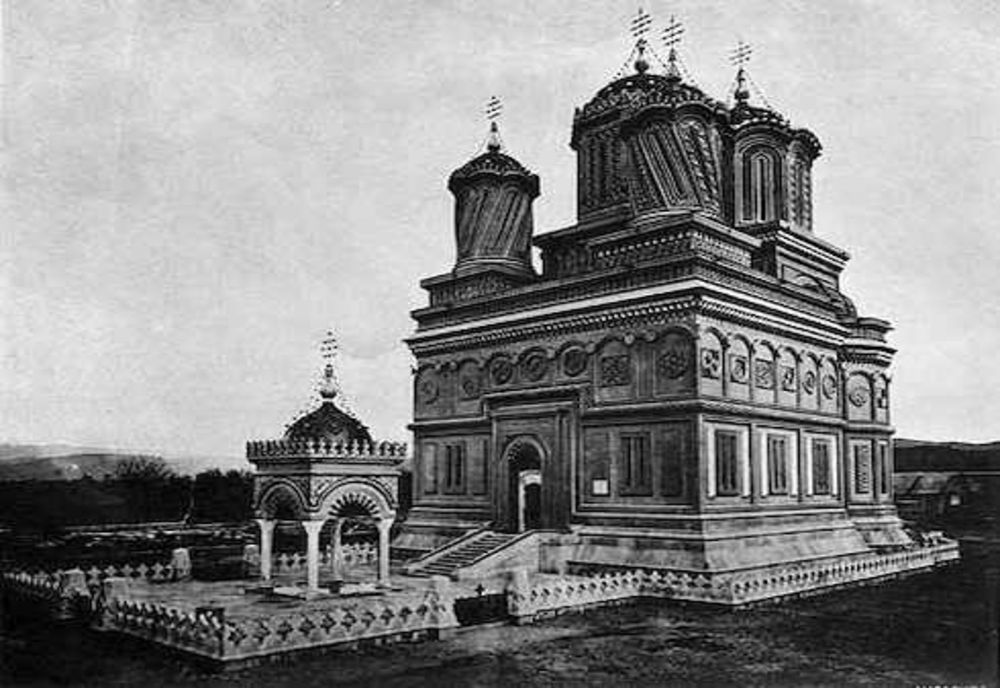 ISTORIE ȘI ARHITECTURĂ: MĂNĂSTIREA CURTEA DE ARGEȘ