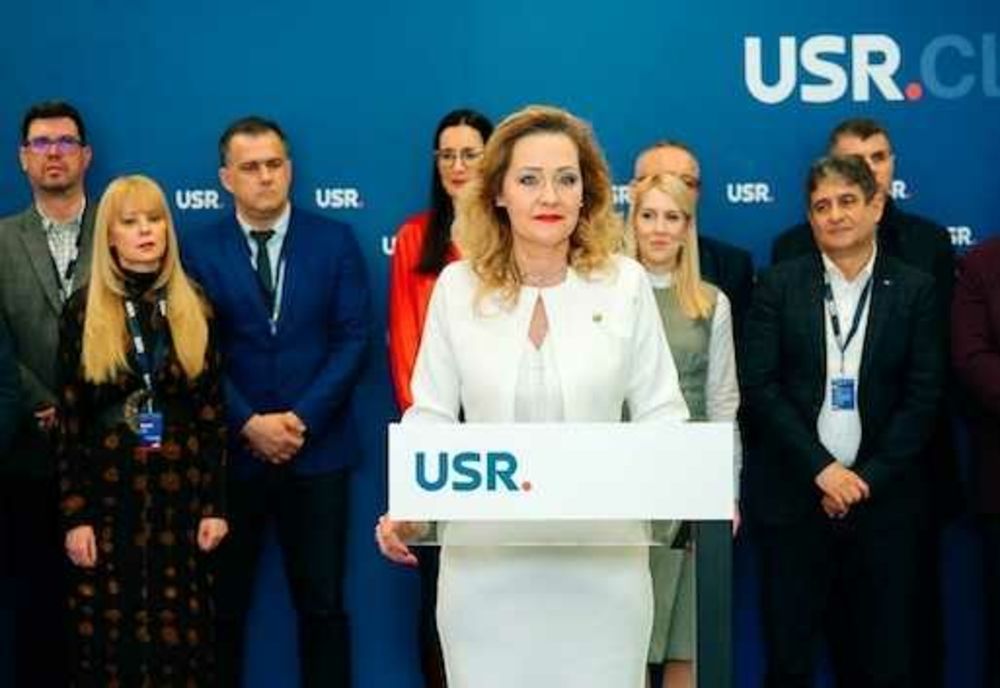 PREȘEDINTELE USR, ELENA LASCONI, DEMAREAZĂ CAMPANIA DE STRÂNGERE DE SEMNĂTURI ÎN TIMIȘOARA