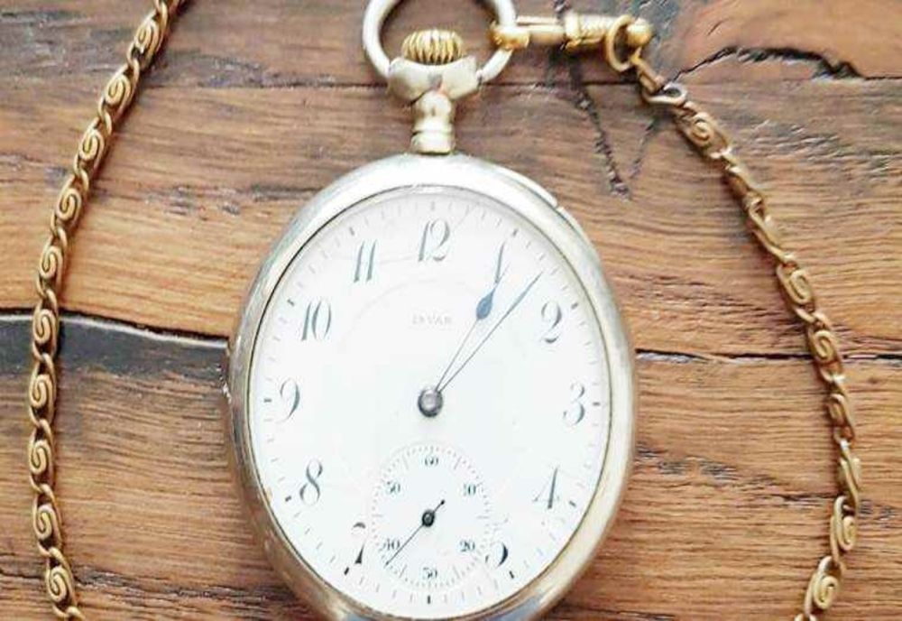 MUZEUL JUDEȚEAN ARGEȘ GĂZDUIEȘTE EXPOZIȚIA „CEASURI ȘI TIMP”