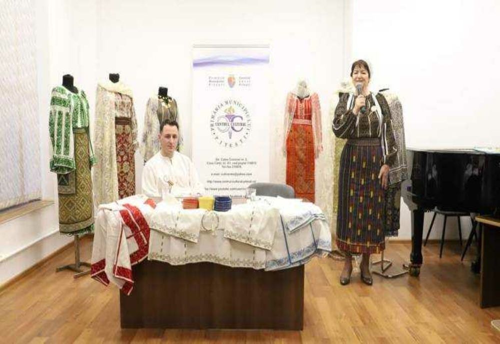 EXPOZIȚIA DE ACASĂ LA MUNTELE MUSCELULUI