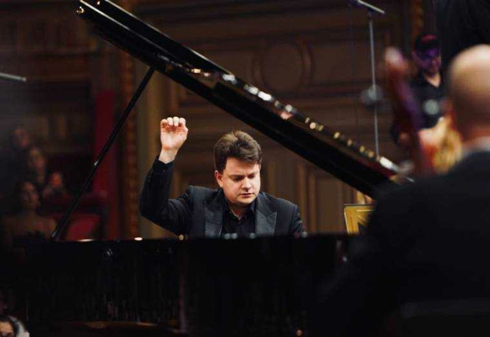 ROMAN LOPATYNSKYI DIN UCRAINA CÂȘTIGĂ GEORGE ENESCU 2024 LA SECȚIUNEA PIAN