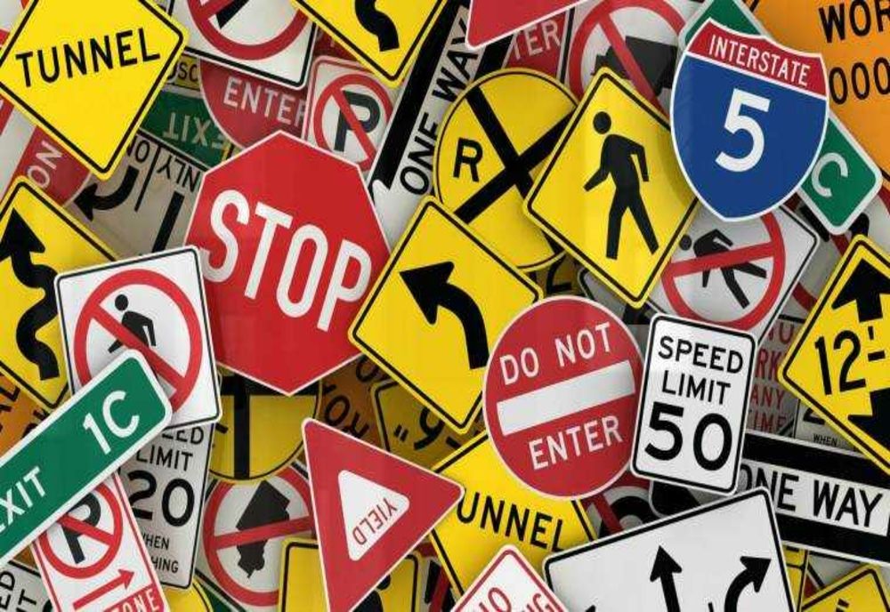 IMPORTANȚA UTILIZĂRII CORECTE A LUMINILOR AUTO ÎN TRAFIC