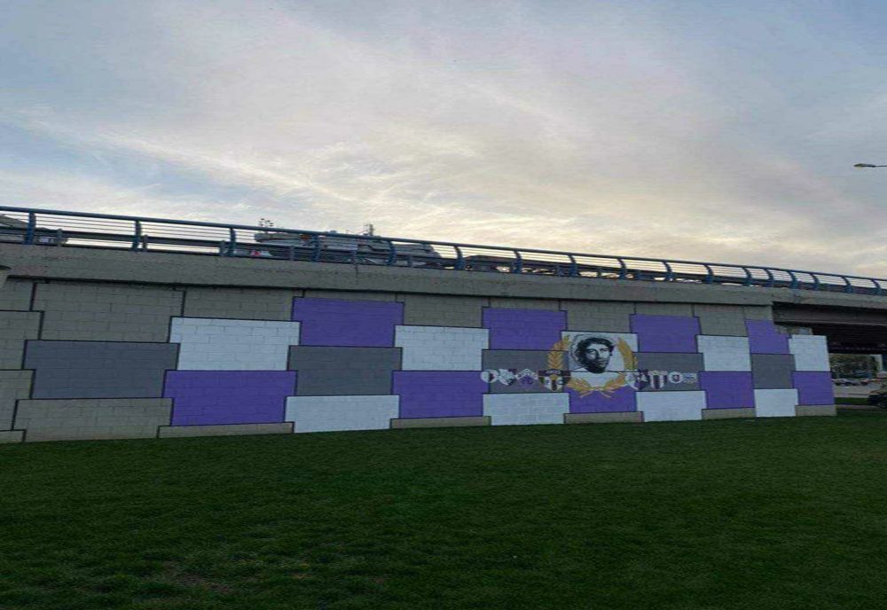 ARTĂ STRADALĂ ÎN PITEȘTI: GALERIA FC ARGEȘ OMOARĂ ÎN MEMORIA LUI NICOLAE DOBRIN