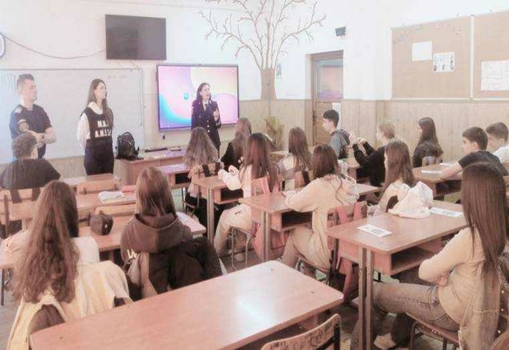 CAMPANIE DE PREVENIRE A TRAFICULUI DE PERSOANE ÎN ȘCOLILE DIN MIOVENI