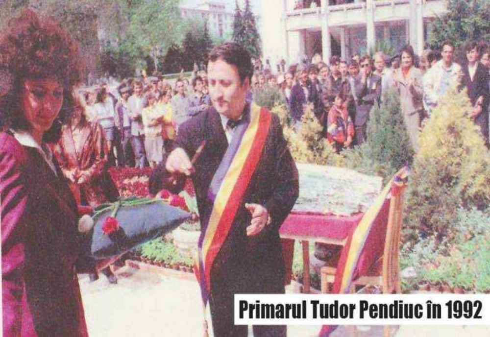 EVOLUȚIA PRIMARILOR DIN PITESTI DUPĂ REVOLUȚIA DIN 1989