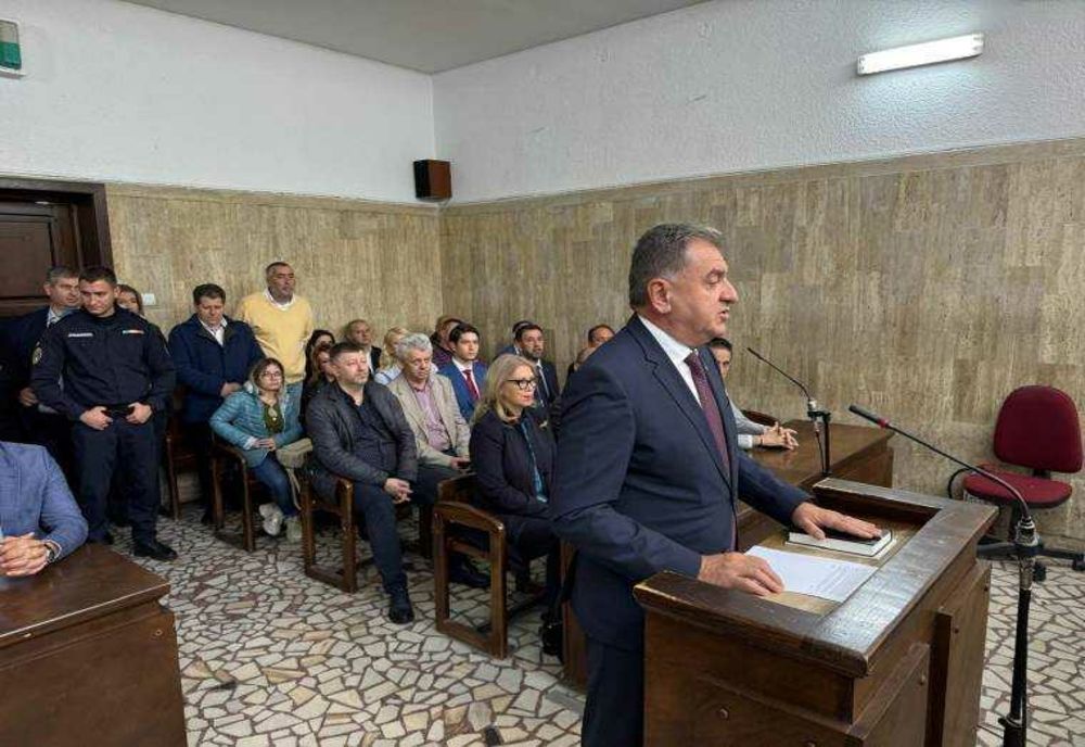 CRISTIAN GENTEA DEPUNE JURĂMÂNTUL PENTRU UN NOU MANDAT DE PRIMAR AL PITEȘTIULUI