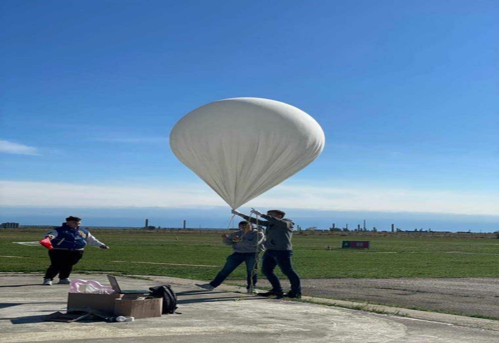 Colegiul Tehnic „Costin D. Nenițescu” din Pitești și Berufskolleg Uerdingen din Krefeld, Germania, Colaborează la Lansarea unui Balon Meteorologic în Stratosferă