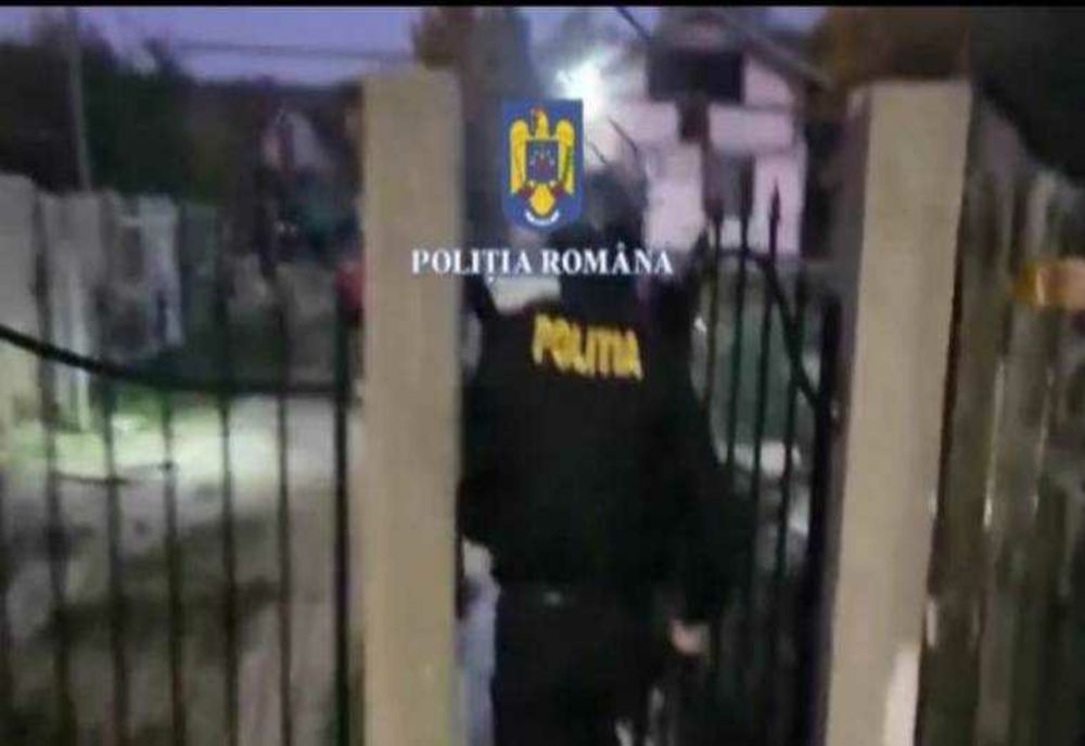 ACȚIUNE A POLIȚIEI ÎN COSTEȘTI: MANDATE DE ADUCERE ÎNTR-UN DOSAR DE TÂLHĂRIE CALIFICATĂ ȘI VIOLENȚĂ