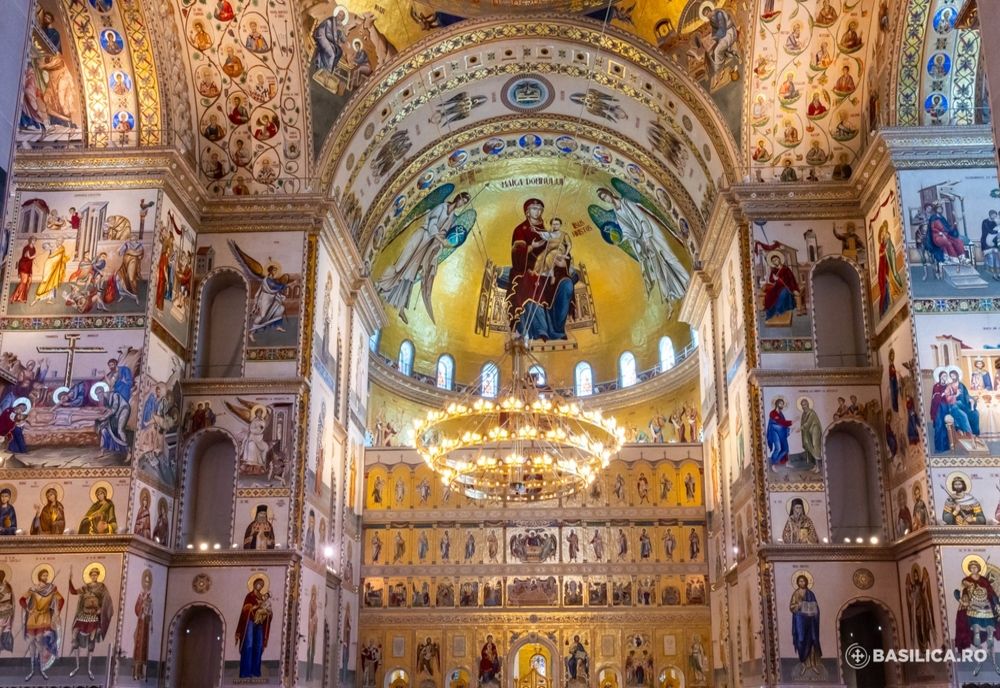 PATRIARHIA PRELUNGEȘTE PERIOADA DE ÎNCHINARE ȘI TRECERE PRIN SFÂNTUL ALTAR AL CATEDRALEI NAȚIONALE