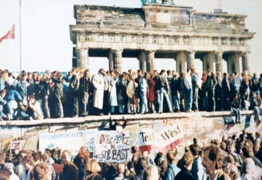 35 DE ANI DE LA REUNIFICAREA GERMANIEI (3 OCTOMBRIE 1990)