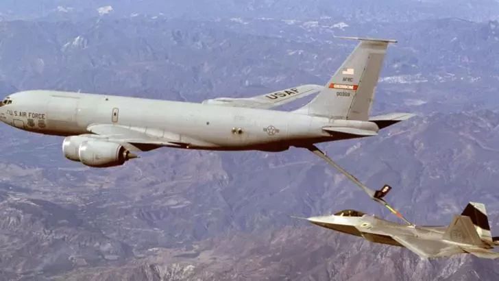 Aeronavă americană Boeing KC-135
