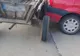 Căruțaș inconștient de… beat! O căruță a intrat într-o mașină parcată
