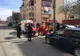 A căzut în stradă, fiind salvată de jandarmi!