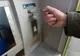 Un bucureştean suspectat că a retras bani de pe un card bancar pe care îl găsise, a fost reţinut de poliţiştii argeşeni