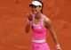 Emma Răducanu o oprește pe Sorana Cîrstea la Queen’s. Românca, învinsă în două seturi după un început dificil