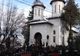 Preotul care a murit în altar, condus pe ultimul drum de sute de credincioşi