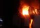 Video-Șase adulți și patru copii salvați dintr-un incendiu puternic!