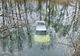 Un autoturism a căzut într- un bazin